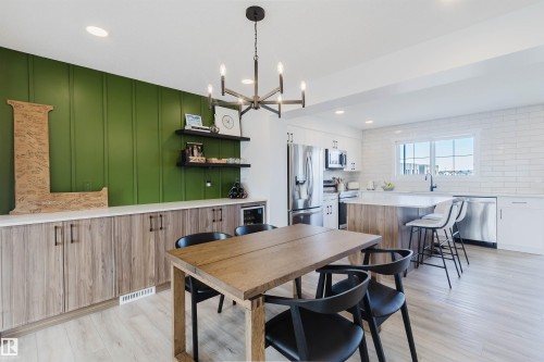118 Secord Drive, Edmonton, AB - Indoor Photo Showing Dining Room