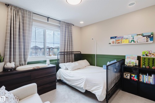 118 Secord Drive, Edmonton, AB - Indoor Photo Showing Bedroom