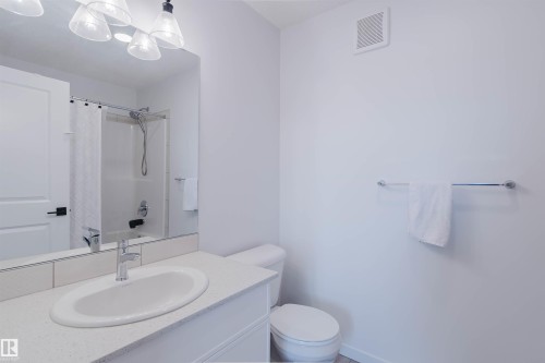 118 Secord Drive, Edmonton, AB - Indoor Photo Showing Bathroom