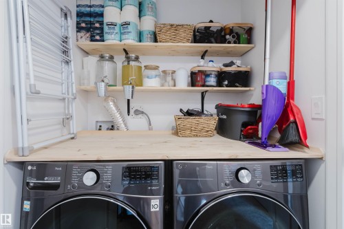 118 Secord Drive, Edmonton, AB - Indoor Photo Showing Laundry Room