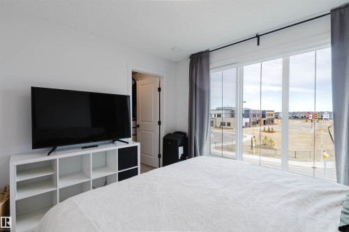 118 Secord Drive, Edmonton, AB - Indoor Photo Showing Bedroom
