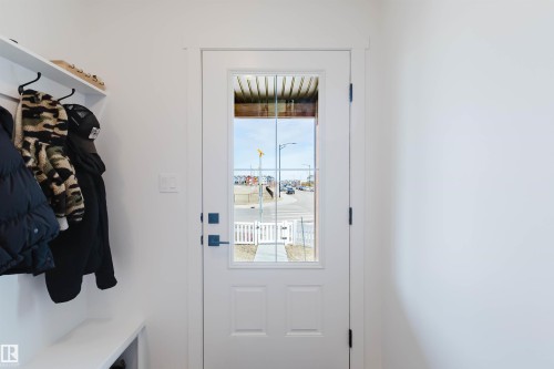 118 Secord Drive, Edmonton, AB - Indoor Photo Showing Other Room