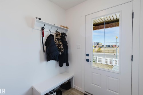 118 Secord Drive, Edmonton, AB - Indoor Photo Showing Other Room