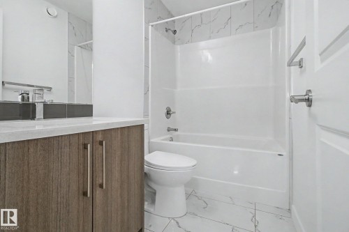 6313 Cartmell Road, Edmonton, AB - Indoor Photo Showing Bathroom