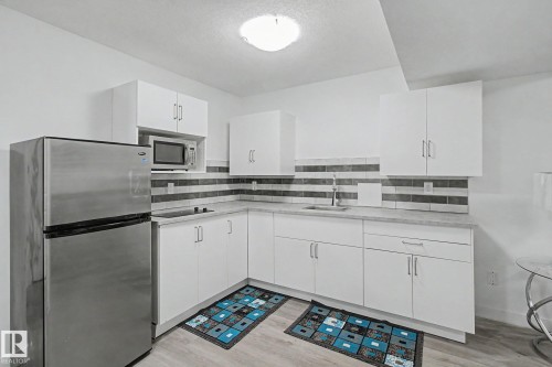 6313 Cartmell Road, Edmonton, AB - Indoor Photo Showing Kitchen With Stainless Steel Kitchen