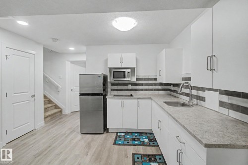 6313 Cartmell Road, Edmonton, AB - Indoor Photo Showing Kitchen With Stainless Steel Kitchen