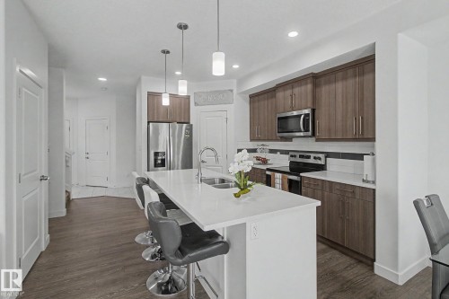 6313 Cartmell Road, Edmonton, AB - Indoor Photo Showing Kitchen With Stainless Steel Kitchen With Double Sink With Upgraded Kitchen