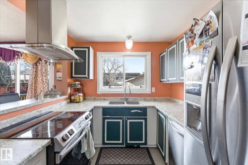 4808 21 Avenue, Edmonton, AB - Indoor Photo Showing Kitchen
