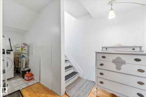 4808 21 Avenue, Edmonton, AB - Indoor Photo Showing Other Room