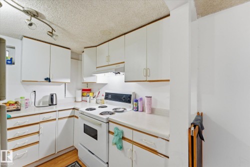 4808 21 Avenue, Edmonton, AB - Indoor Photo Showing Kitchen