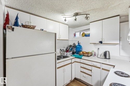 4808 21 Avenue, Edmonton, AB - Indoor Photo Showing Kitchen