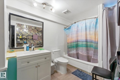 4808 21 Avenue, Edmonton, AB - Indoor Photo Showing Bathroom