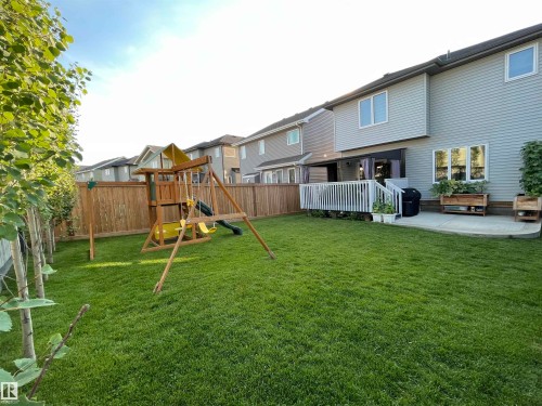 30 AUTUMNWOOD Crescent  Spruce Grove, AB T7X 4R5