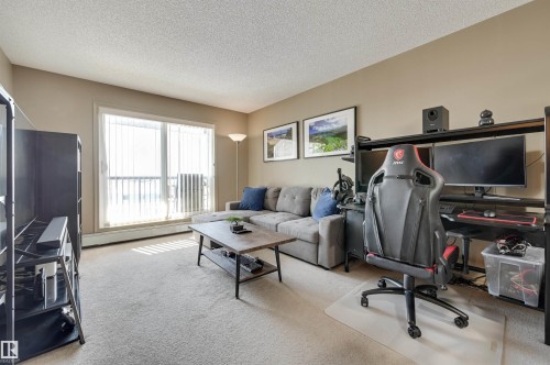 424 5951 165 Avenue, Edmonton, AB - Indoor Photo Showing Living Room