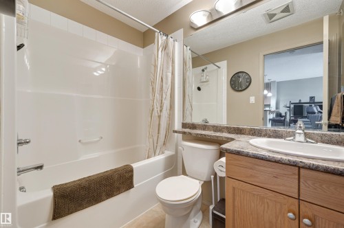 424 5951 165 Avenue, Edmonton, AB - Indoor Photo Showing Bathroom