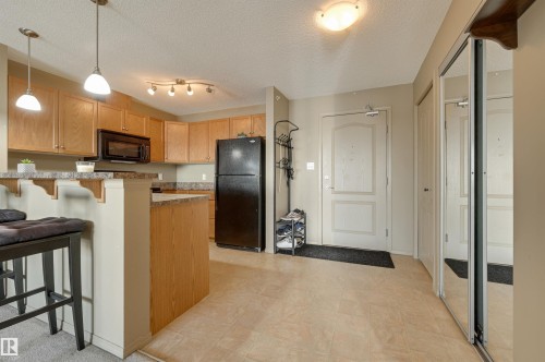 424 5951 165 Avenue, Edmonton, AB - Indoor Photo Showing Kitchen