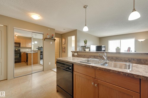 424 5951 165 Avenue, Edmonton, AB - Indoor Photo Showing Kitchen With Double Sink