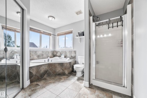324 79 Street, Edmonton, AB - Indoor Photo Showing Bathroom