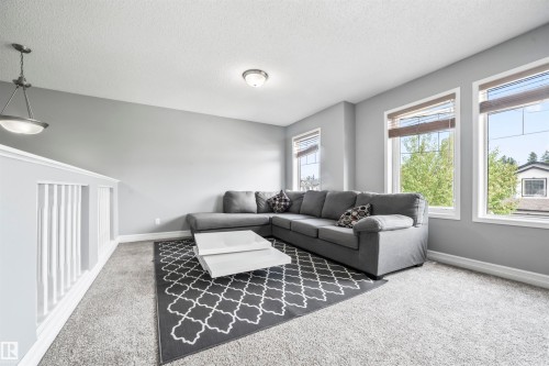 324 79 Street, Edmonton, AB - Indoor Photo Showing Living Room