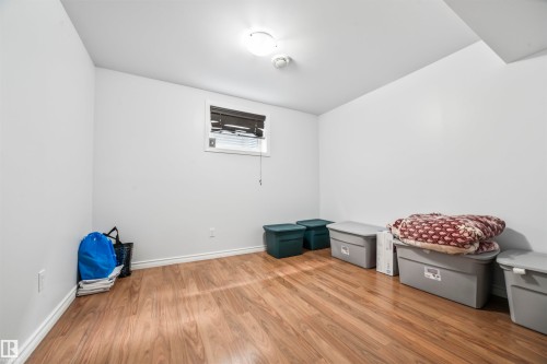 324 79 Street, Edmonton, AB - Indoor Photo Showing Other Room