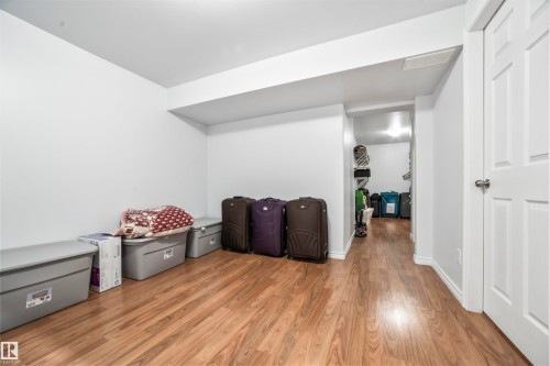 324 79 Street, Edmonton, AB - Indoor Photo Showing Other Room