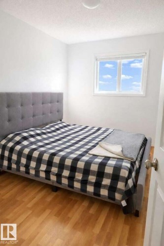 33 249 Edwards Drive, Edmonton, AB - Indoor Photo Showing Bedroom