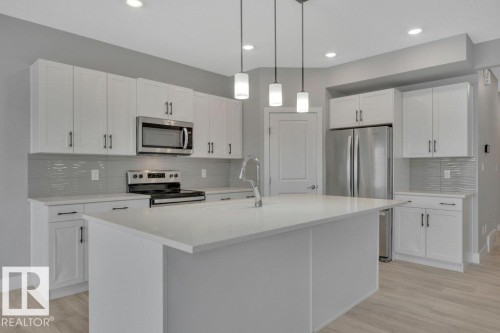 1909 Davidson Wynd, Edmonton, AB - Indoor Photo Showing Kitchen With Upgraded Kitchen