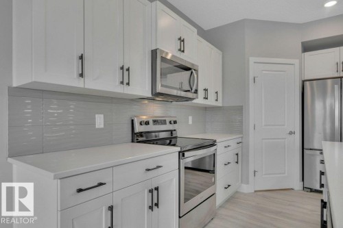 1909 Davidson Wynd, Edmonton, AB - Indoor Photo Showing Kitchen With Upgraded Kitchen