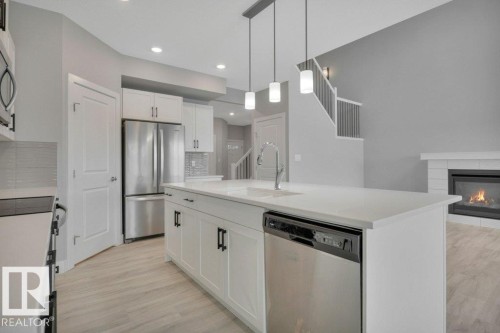 1909 Davidson Wynd, Edmonton, AB - Indoor Photo Showing Kitchen With Upgraded Kitchen