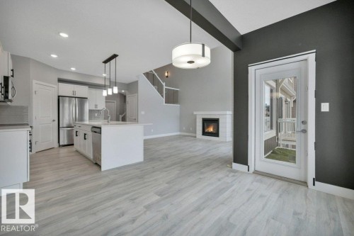 1909 Davidson Wynd, Edmonton, AB - Indoor Photo Showing Kitchen With Upgraded Kitchen