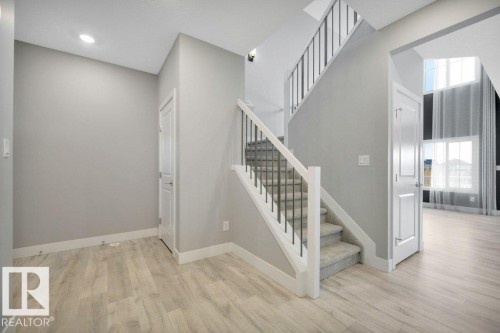1909 Davidson Wynd, Edmonton, AB - Indoor Photo Showing Other Room