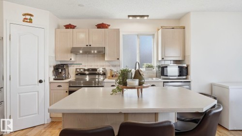 1310 Barnes Close, Edmonton, AB - Indoor Photo Showing Other Room