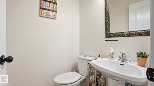 1310 Barnes Close, Edmonton, AB - Indoor Photo Showing Bathroom