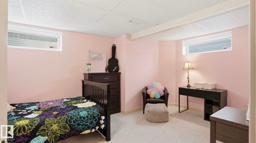 1310 Barnes Close, Edmonton, AB - Indoor Photo Showing Bedroom