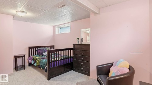 1310 Barnes Close, Edmonton, AB - Indoor Photo Showing Bedroom