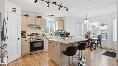 1310 Barnes Close, Edmonton, AB - Indoor Photo Showing Kitchen
