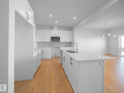 5 Emerson Landing, Spruce Grove, AB - Indoor Photo Showing Kitchen With Double Sink With Upgraded Kitchen