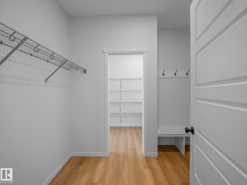 927 18 Avenue, Edmonton, AB - Indoor With Storage