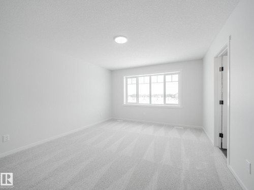 927 18 Avenue, Edmonton, AB - Indoor Photo Showing Other Room