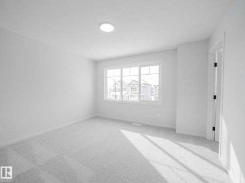 927 18 Avenue, Edmonton, AB - Indoor Photo Showing Other Room