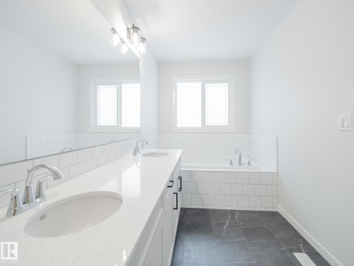 19430 22A Avenue, Edmonton, AB - Indoor Photo Showing Bathroom