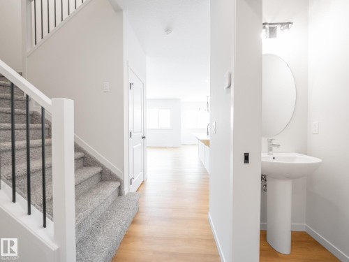 19511 30 Avenue, Edmonton, AB - Indoor