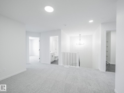 19511 30 Avenue, Edmonton, AB - Indoor Photo Showing Other Room