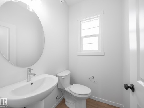 631 173 Avenue, Edmonton, AB - Indoor Photo Showing Bathroom