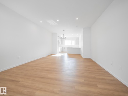 631 173 Avenue, Edmonton, AB - Indoor Photo Showing Other Room