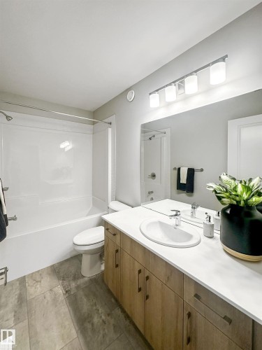 173 Griesbach Road, Edmonton, AB - Indoor Photo Showing Bathroom