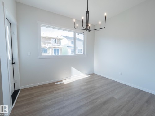 947 18 Avenue, Edmonton, AB - Indoor Photo Showing Other Room