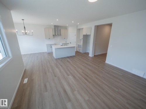 947 18 Avenue, Edmonton, AB - Indoor Photo Showing Kitchen