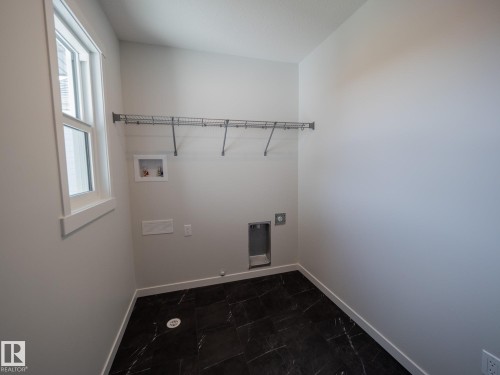 947 18 Avenue, Edmonton, AB - Indoor With Storage