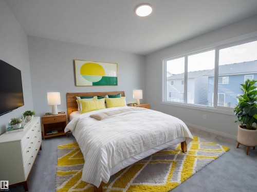 947 18 Avenue, Edmonton, AB - Indoor Photo Showing Bedroom